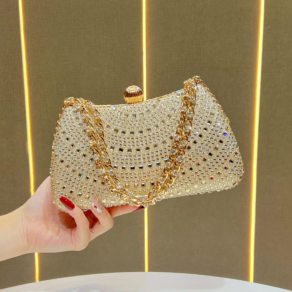 Handbag with Chain Strap - Elegant Handbag for Evening Events - Lady-like Light Luxury Crossbody Bag