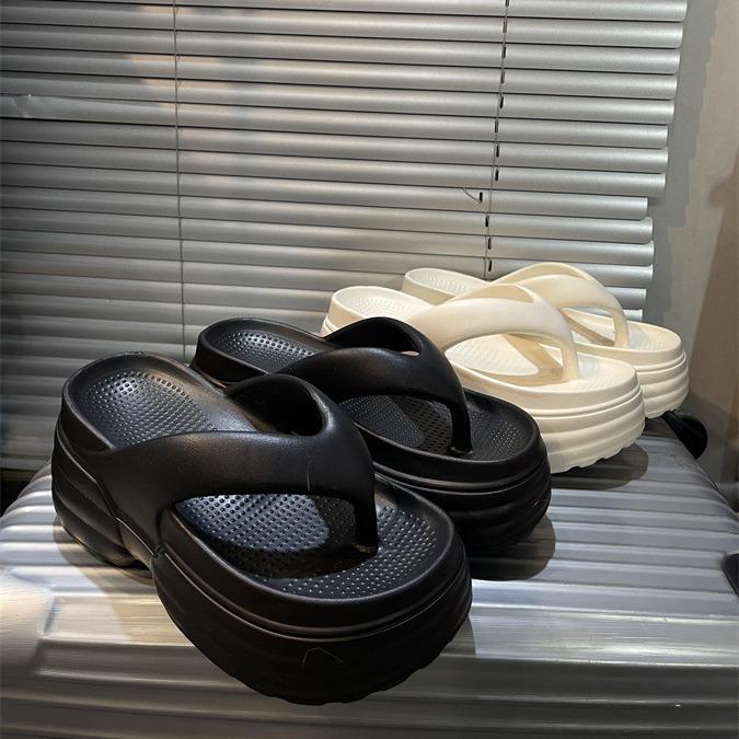 New summer thick-soled flip-flops women's summer thick-soled cool slippers