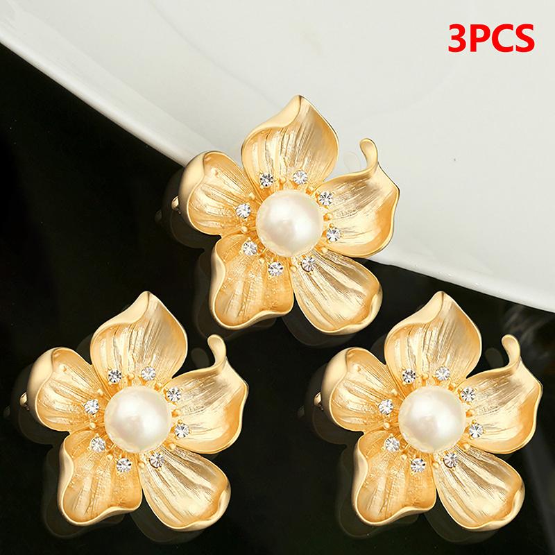 1pc Vintage Alloy Flower Brooch with Faux Pearl Fashion Pin for Suit Jacket Coat Elegant Women’s Clothing Accessory