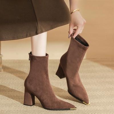 Botas Chunky Femininas Novas de Outono Bico Fino Camurça Costurada Antiderrapante Resistente ao Desgaste Botas de Cano Curto Salto Alto