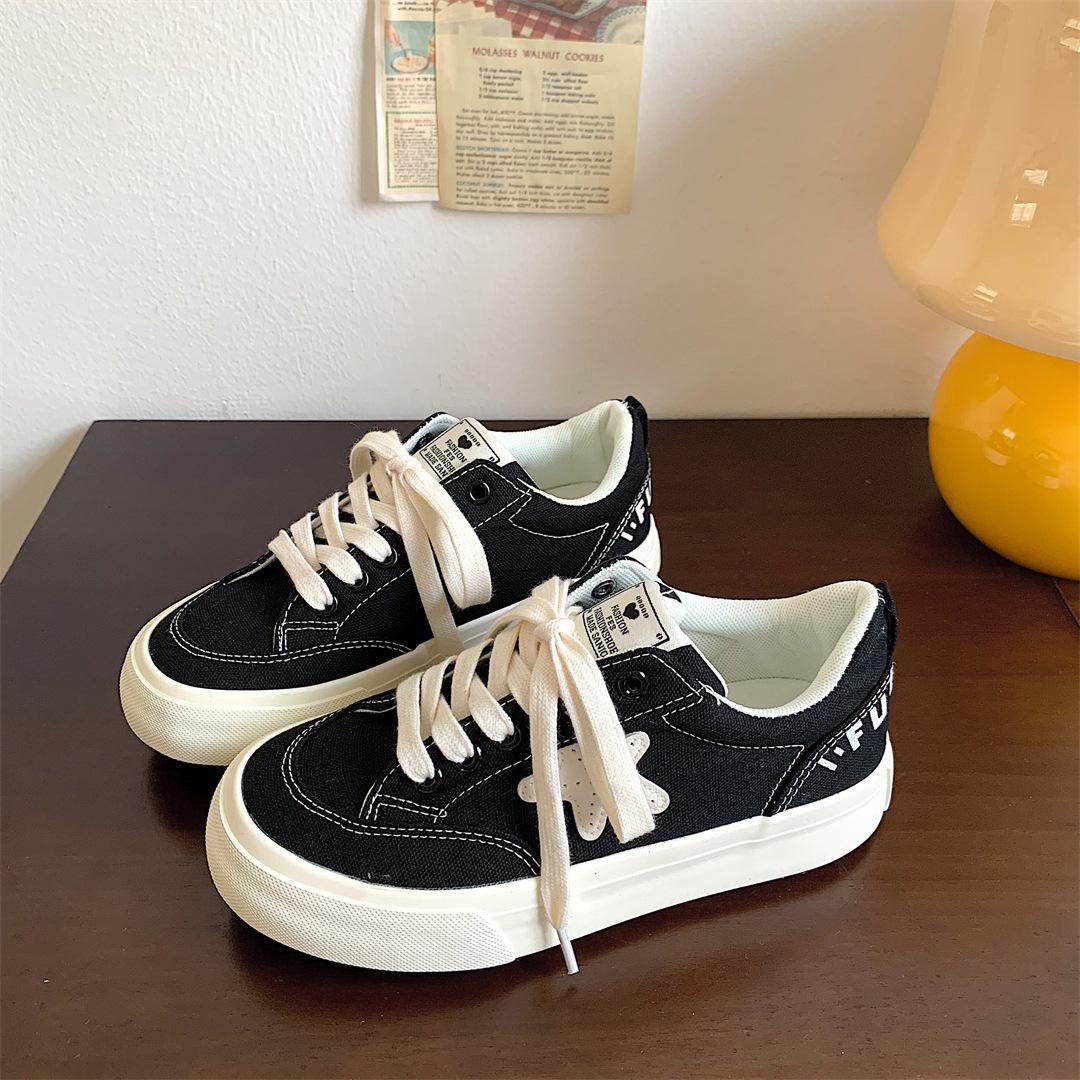 

Маленькие белые туфли женские 2025 новые популярные летние дышащие парусиновые туфли спортивные и повседневные туфли на платформе показывают маленькую плоскую подошву универсальные 40 чёрный