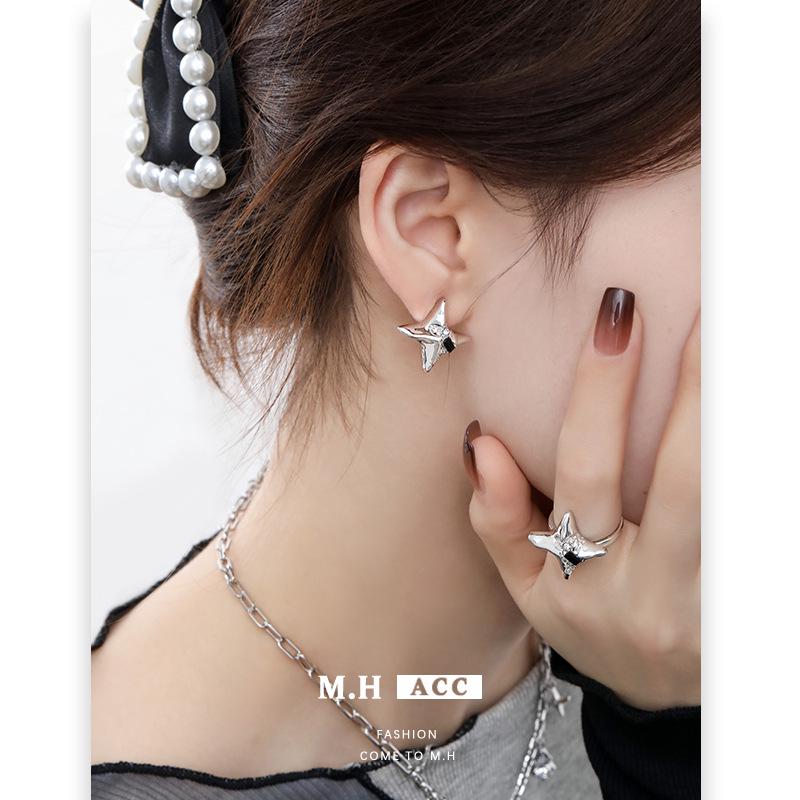 Four-Pointed Star Women's Necklace - Light Luxury & Original Design Clavicle Pendant