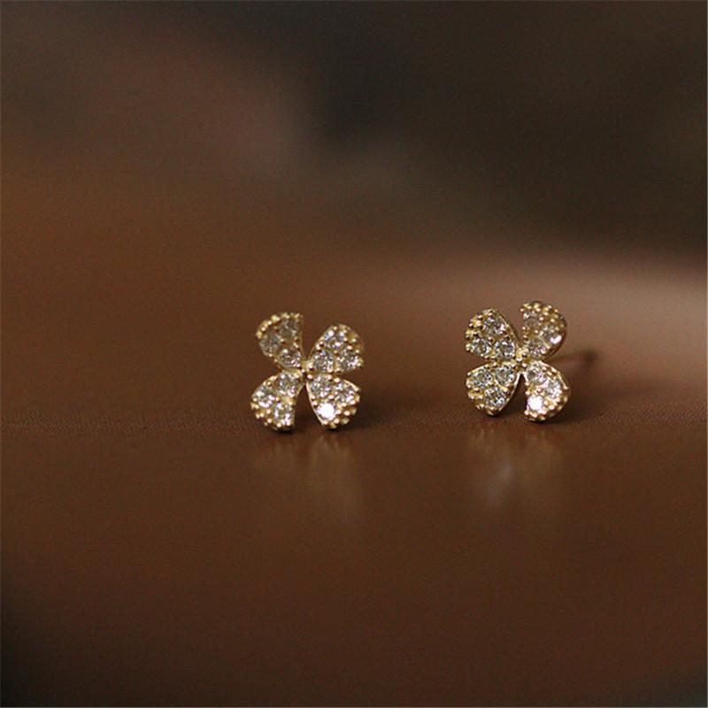 

925 Sterling Silver Korean Version Simple Three-dimensional Flower Stud Earrings Women Light Luxury Temperament Wedding Jewelry Silver