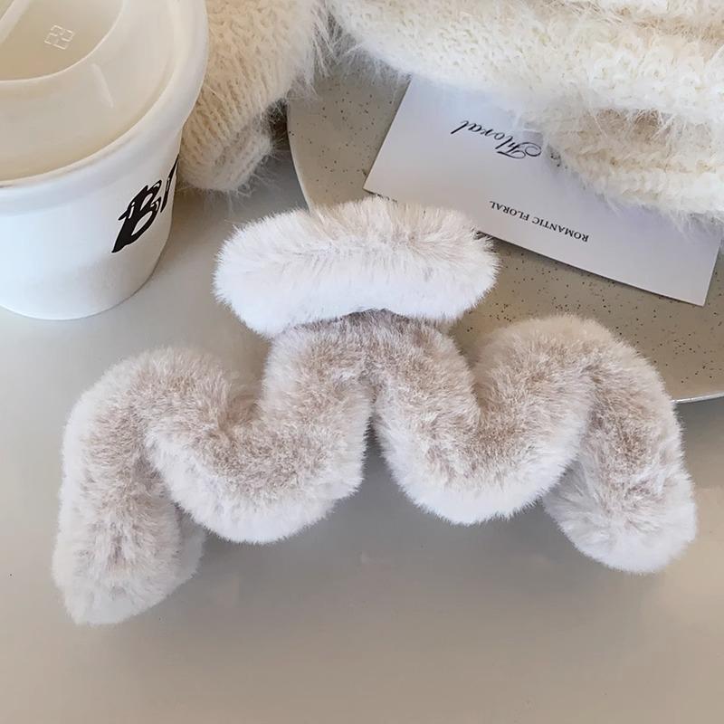 Autumn/Winter 2025 Plush Wave Claw Clip: Luxury Large Fluffy Hair Accessory for Women