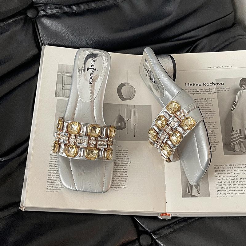 

Модные ретро квадратный носок стразы высокий каблук с крутыми шлепанцами женские летние повседневные сандалии носить толстый каблук крутые шлепанцы 40 серебряный