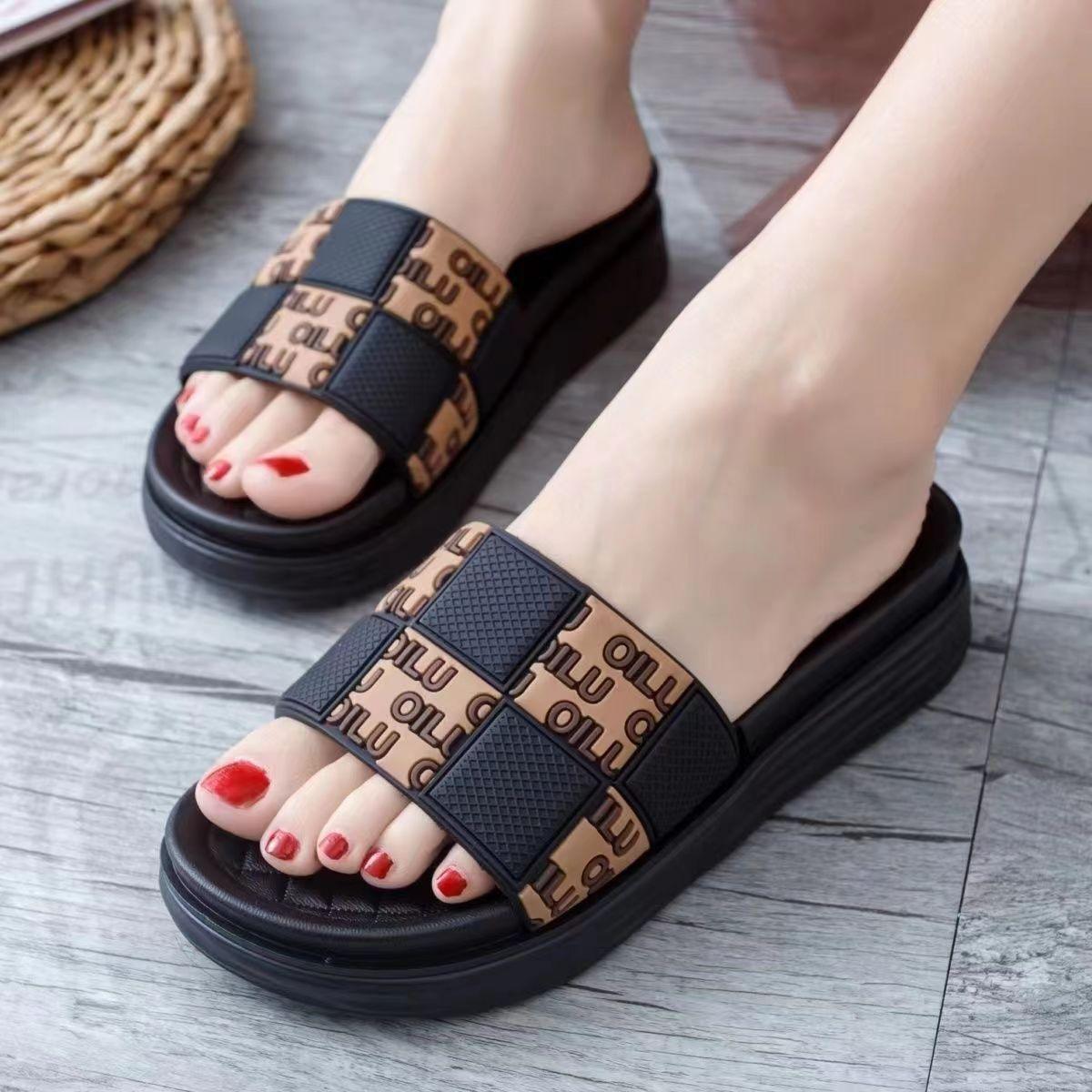 

Fashion Summer anti slip and anti odor fashionable hot selling beach soft soled women s slippers 40 чорний