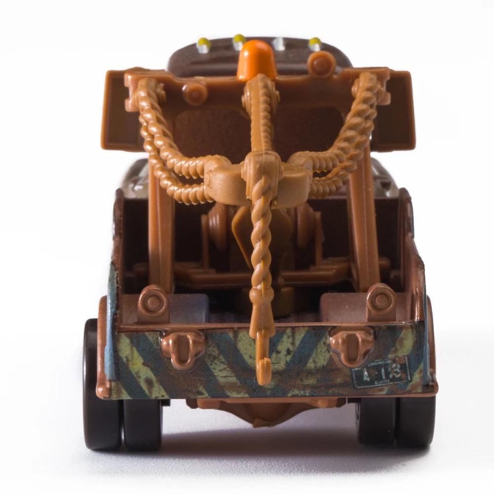 Disney Pixar Cars Lightning McQueen Mater Jackson Storm King Mater 1:55 Alloy Car Model Toy for Children and Gifts