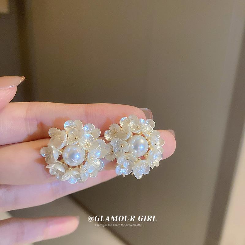 Real Gold Electroplated Silver Needle Freshwater Pearl Flower Earrings High-end Earrings French Light Luxury Elegant Earrings Women