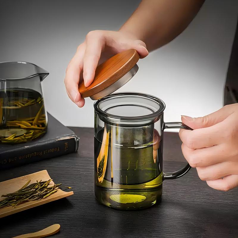 400ml Light Tea Smoke Gray Heat-Resistant Borosilicate Glass Filter Tea Cup-with Walnut-colored Lid | Solo Cup | Handle Cup