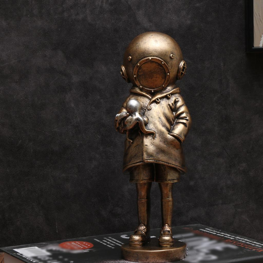 1pcs Creative Bronze Banksy DeepSea Decoration, Doodle Master Diver Loneliness & Communication Sculpture Decoration, Home Livin