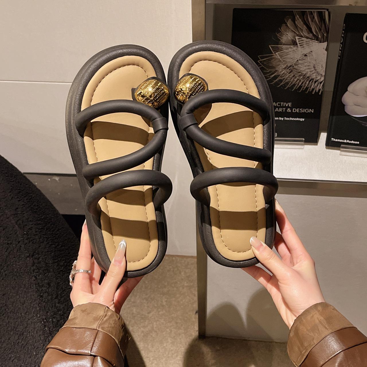 

Женские летние вечерние босоножки на большом каблуке 35 чёрный