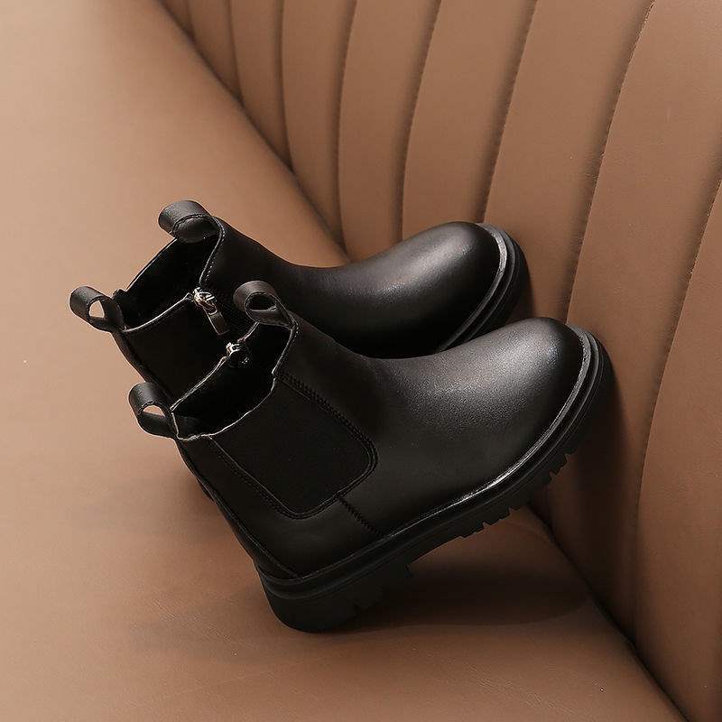 Buty dziecięce Chłopięce krótkie buty Zima 2025 Nowy brytyjski styl dla starszych dzieci i dziewcząt aksamitne dla małej dziewczynki dziecięce skórzane buty