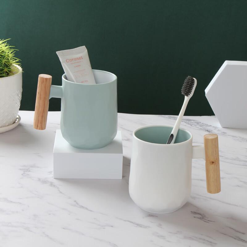 YIXI Simple Glass Toothbrush & Mouthwash Cup Set
