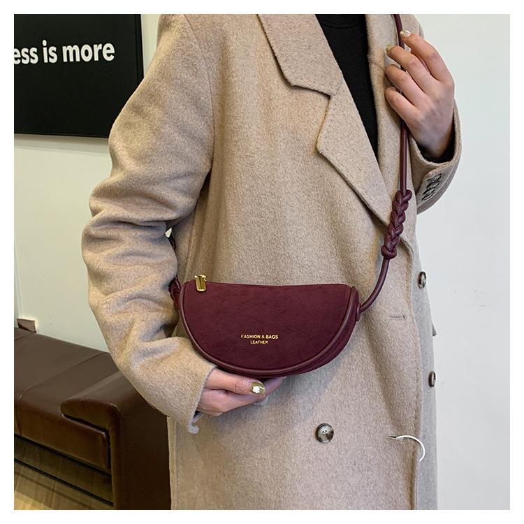 Fashion New Favorite! High-end Niche Dumpling Bags Lead the Trend of Going Out On the Street