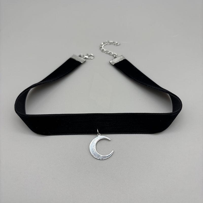 Vintage Dark Subculture Crescent Moon Clavicle Choker Necklace For Women