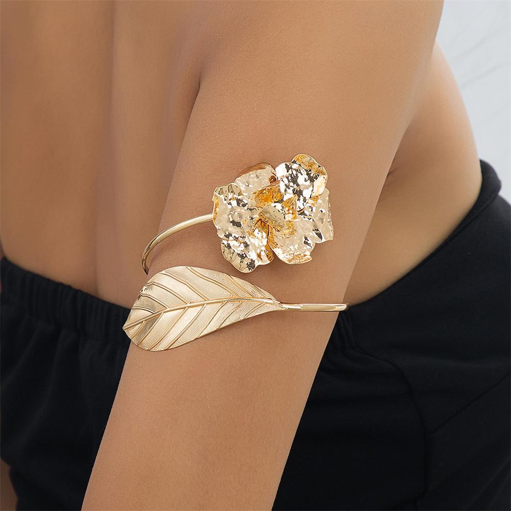 

Bohemian Exaggerated Leaf Flowers Open Arm Cuff Bracelets For Women Gold Color Hollow Butterfly Floral Armlet Girl Beach Jewelry