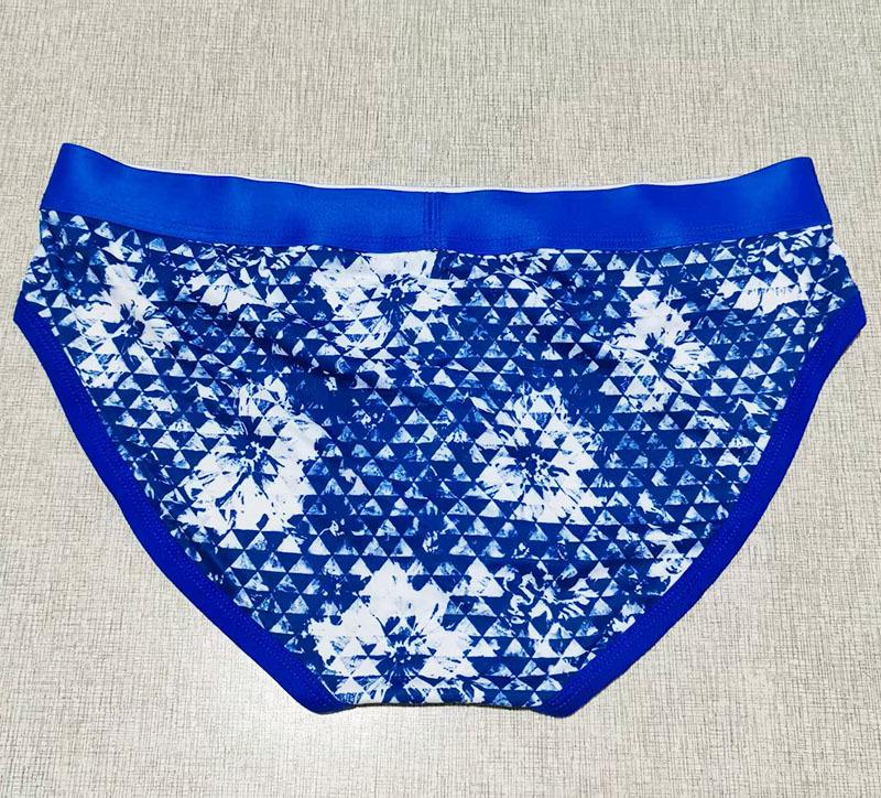 Men's Ice Silk Plaid Print Triangle Briefs - Silky, Close-fitting, and Comfortable Design