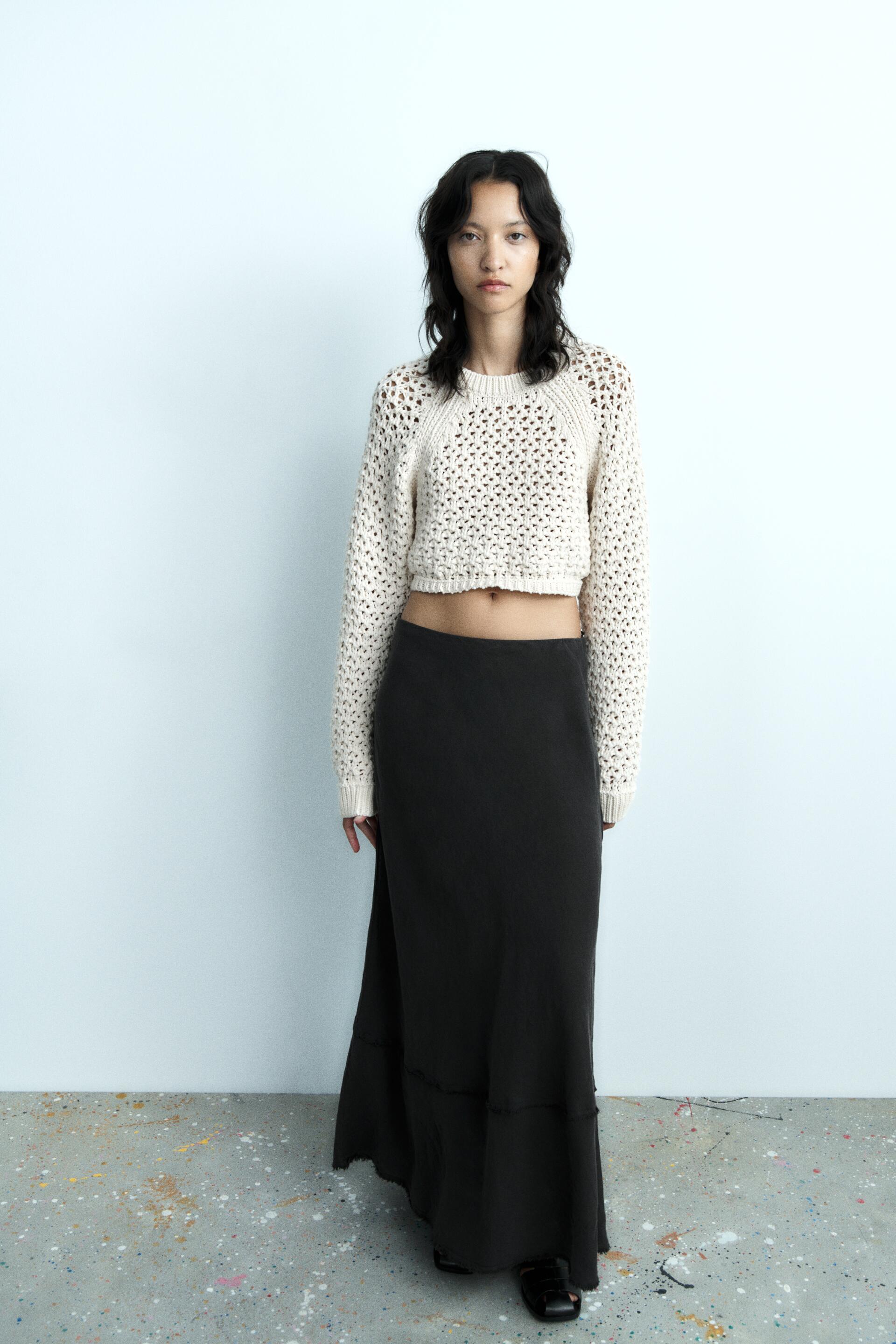 

CROPPED KNIT TOP WITH OPEN BACK