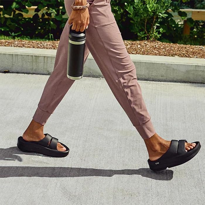 OOFOS OOmega Ooahh Recovery Sandals Men's Women's [Item]