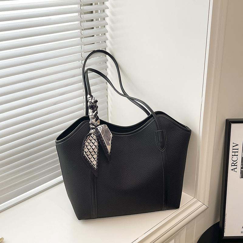 

Premium texture large-capacity bag women s new summer fashion shoulder bag large bag commuter tote bag чёрный