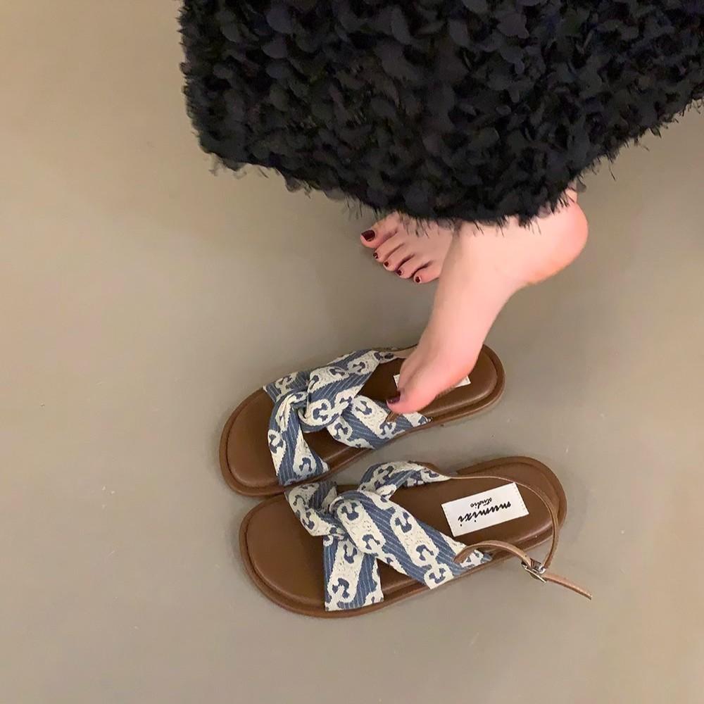 Design sense niche flat sandals shoes women's summer seaside silver cool slippers beach shoes wear Roman women's shoes