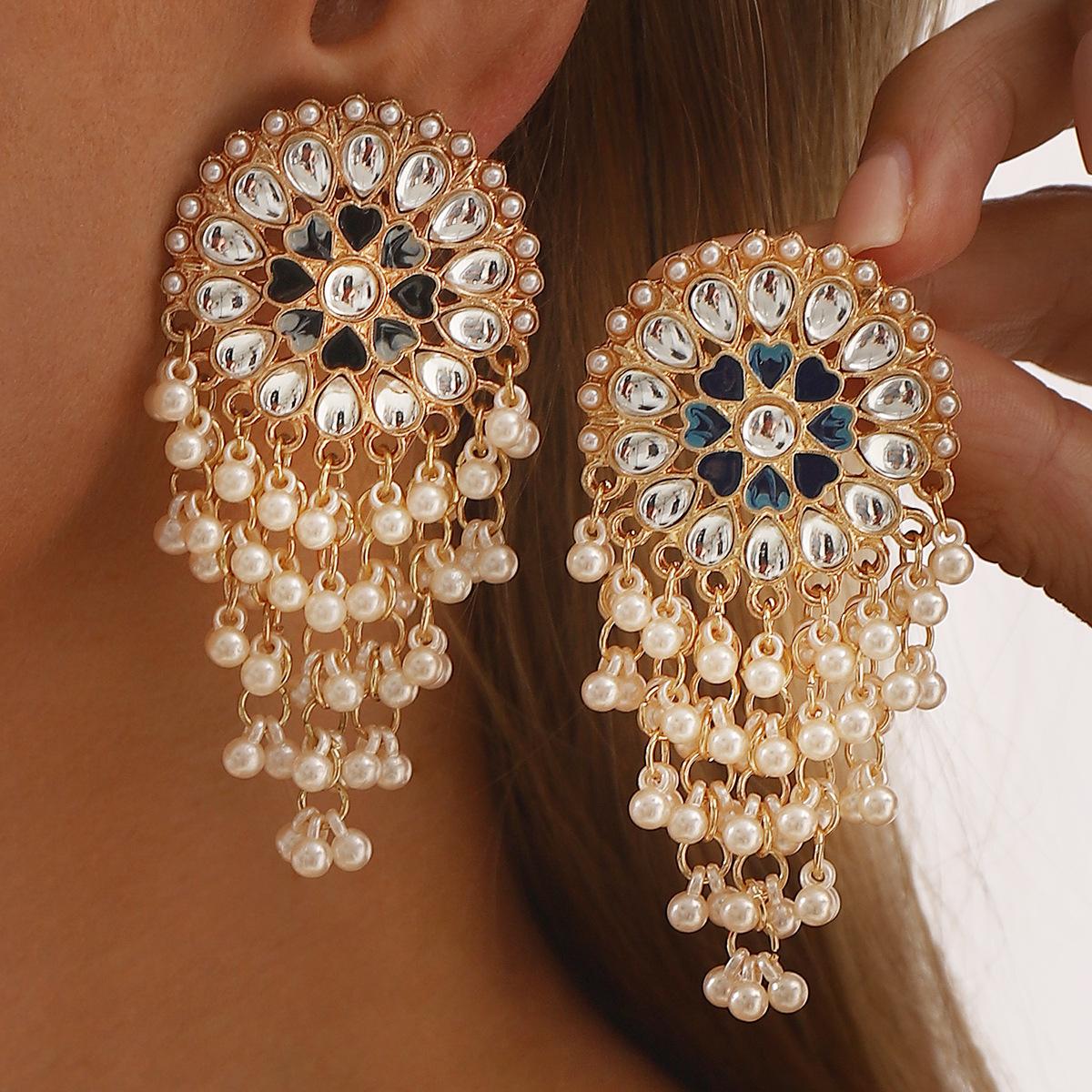 

Модные серьги-подвески для женщин золотой