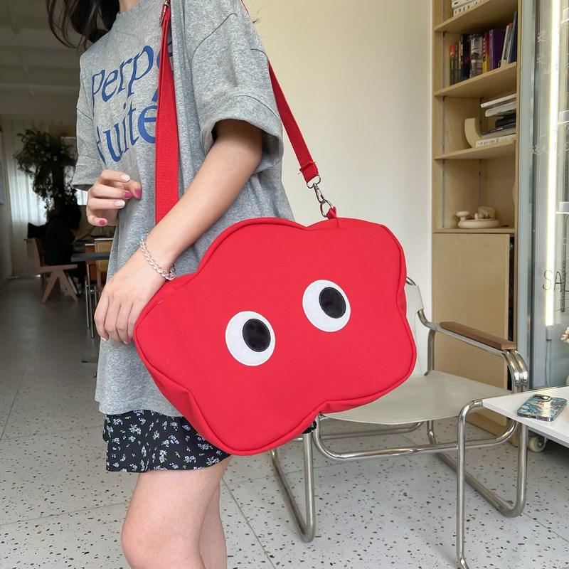 Plátěná crossbody kabelka s krásnýma očima, kabelka přes rameno a do podpaží, zábavná