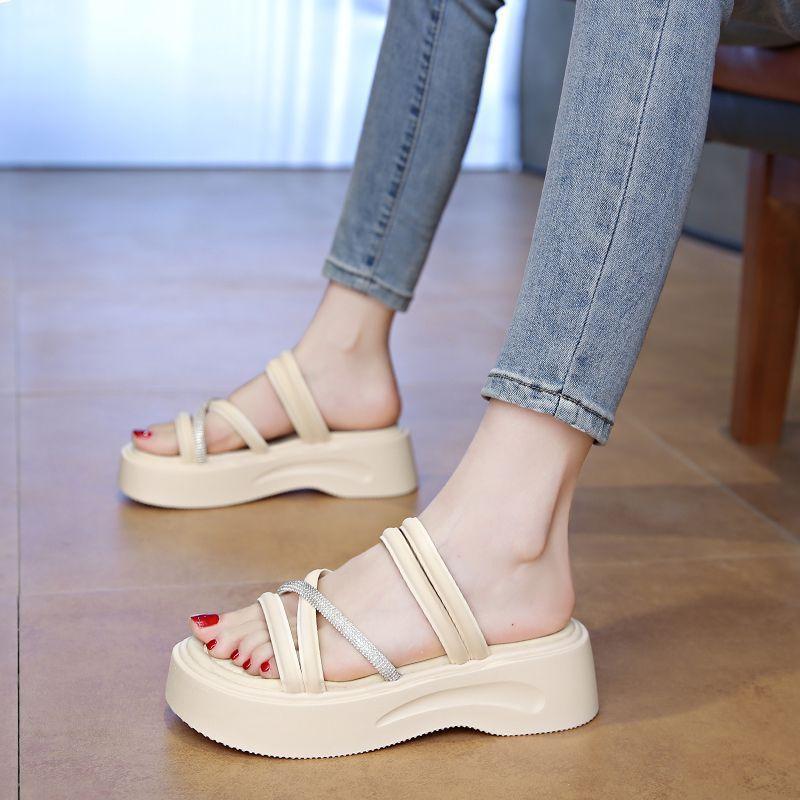 Muffin super fire one-word drag 2025 summer new thick-soled Roman sandals female sandals two wear fairy wind beach shoes