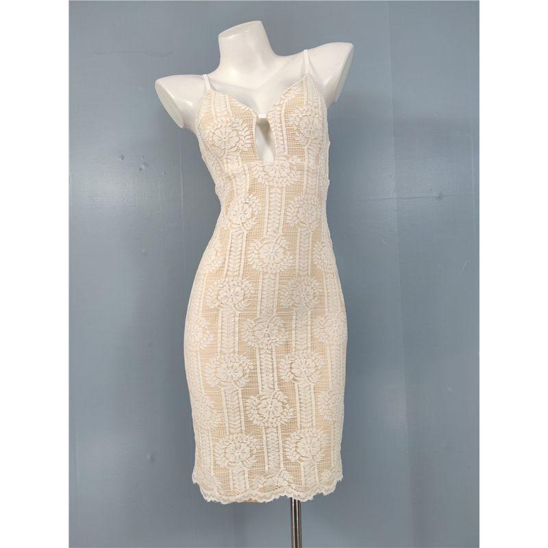 

Приграничный бутик Слинг Низкий вырез Сексуальное платье Вязаное крючком Apricot White X L