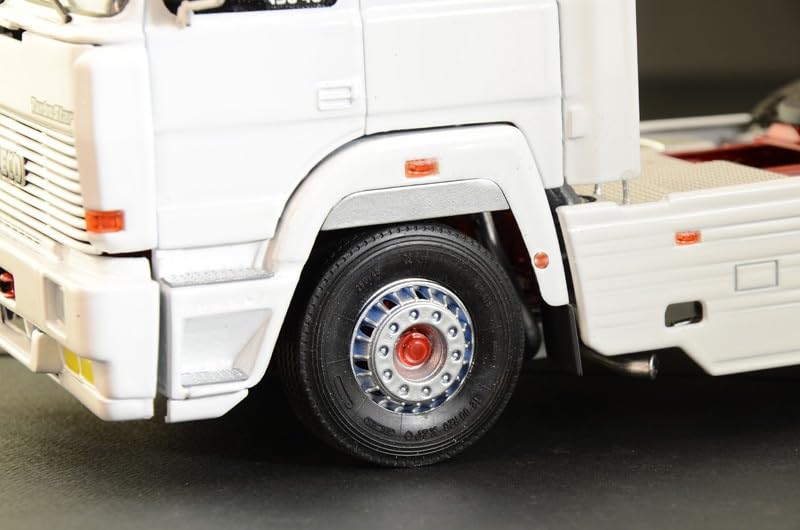 Platz Italeri 1/24 Scale Iveco Turbostar 190-48 Special Plastic Model Kit IT3926