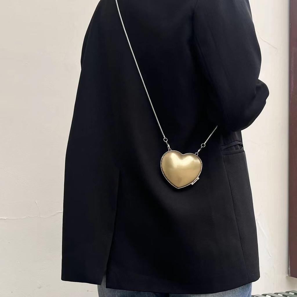 Women'S Heart-Shaped Chain Bag, Korean Style, Trendy Diamond Pattern, Shoulder Crossbody Bag with a Metallic Feel, Lightweight Small Square Bag