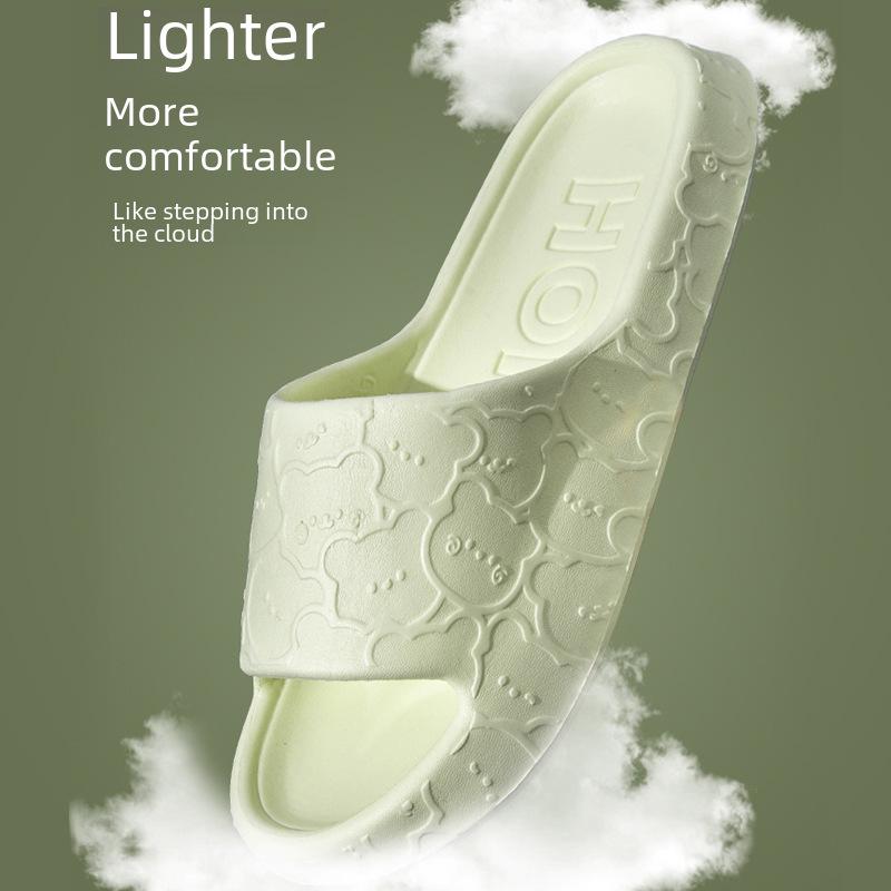 Pantoufles d'intérieur d'été antidérapantes et résistantes aux odeurs pour femmes et hommes avec motif d'ours de dessin animé pour la salle de bain