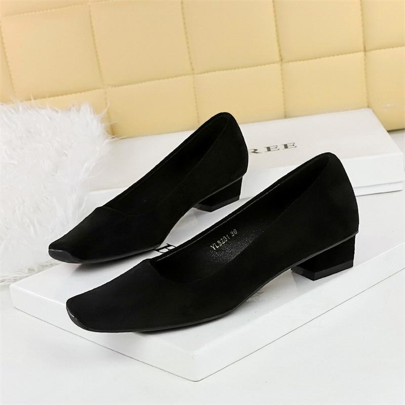 Fashion Comfortable Elegant Square Toe Shallow Mouth Simple Plain Suede Pedicure Women Thick Heel Low Heel Professional Ol Single Shoes