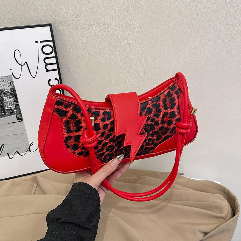 Foreign feeling underarm bag women's 2025 autumn and winter new ins simple leopard print belt buckle niche design messenger women's bag