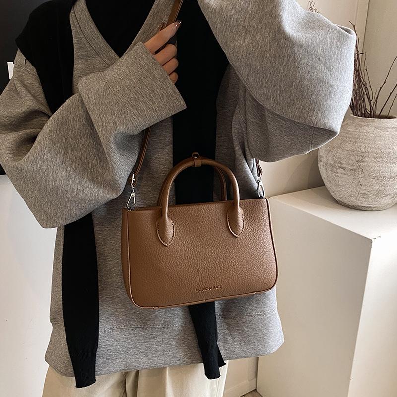 2025 Korean version simple new women's bag premium handbag shoulder bag women's popular women's bag