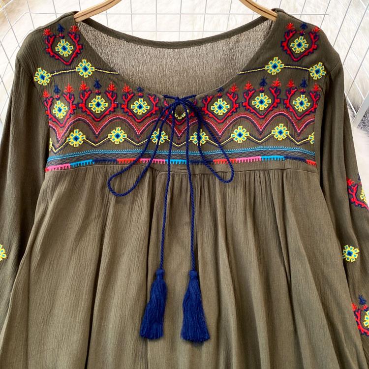 Embroidery Flower Spring Women Blouse Vintage Ethnic Lantern Long Sleeved Oneck Loose Cotton Linen Shirt Casual Top D5082