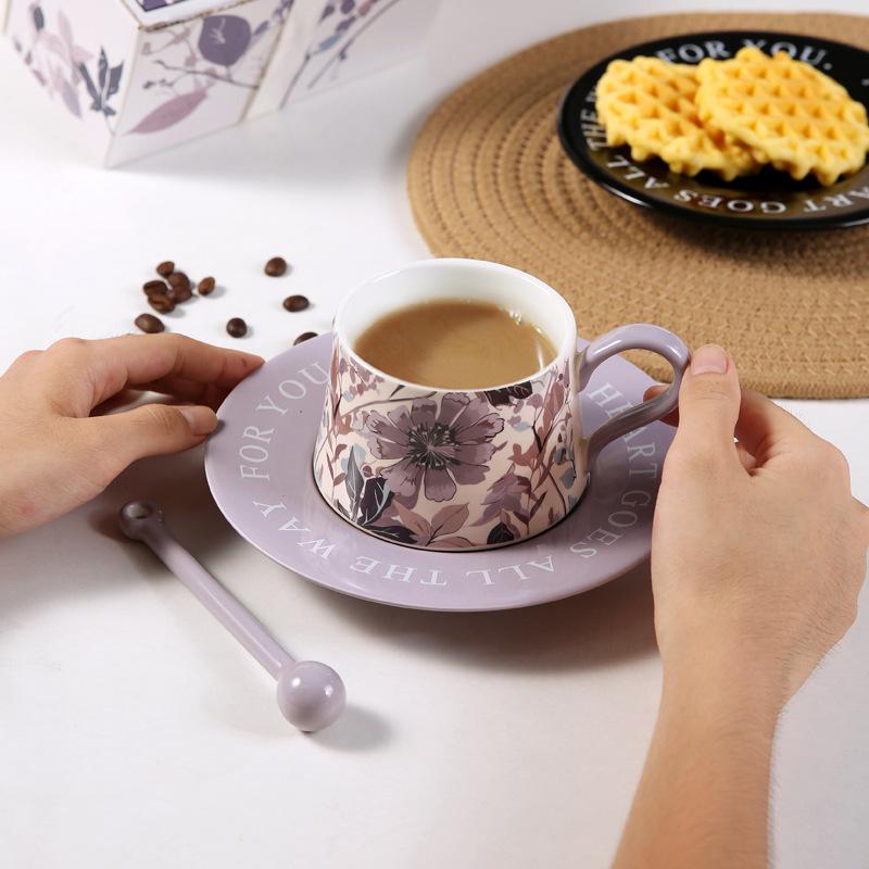 Vintage Oil Painting Fengge Sang Flower Coffee Cup and Saucer Set, High-end Exquisite Souvenir, Ceramic Flower Tea Cup Gift Box