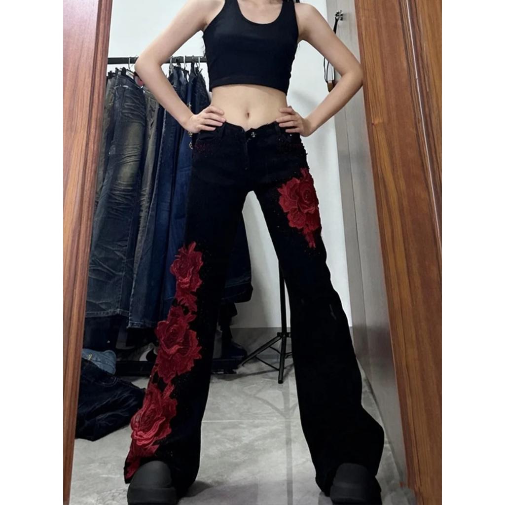 VibeStreet Rose Patchwork Slim Fit Jeans Damen Y2K Spicy Girl High Street Design Niedrige Taille Leicht Ausgestellt Lange Hosen Lässig Frühling Herbst