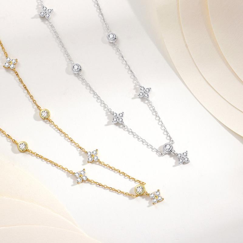 Colier trifoi cu patru foi modă pentru femei lux ușor nișă rafinat design high-end articole cadou pentru fete bijuterii