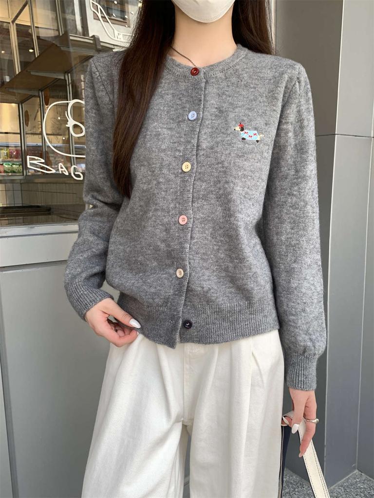 Lazy wind knitted cardigan women's soft waxy embroidered sweater autumn and winter niche button-up jacket fashionable versatile long-sleeved top