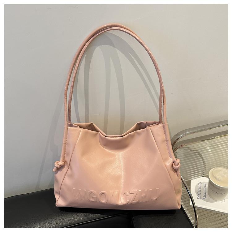 

Large Capacity Student Classroom Commuting Bags Female 2026 New Spring and Summer Shoulder Armpit Fashi Soft Leather Tote Bags рожевий