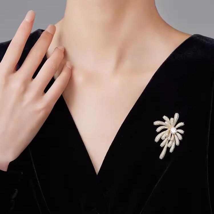 Different Fireworks, Fireworks Brooch, Women'S Light Luxury Niche Design, High-End Sense Pin, Coat Accessories, High-End Corsage