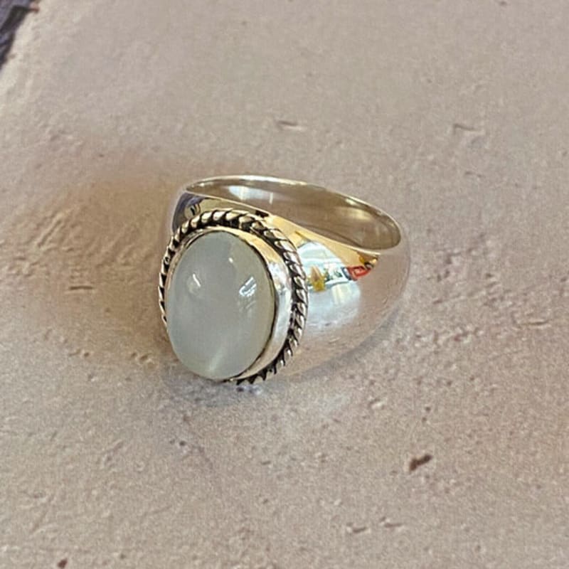 VACIA Soft Moonstone Oval Twisted Gomaru Ring