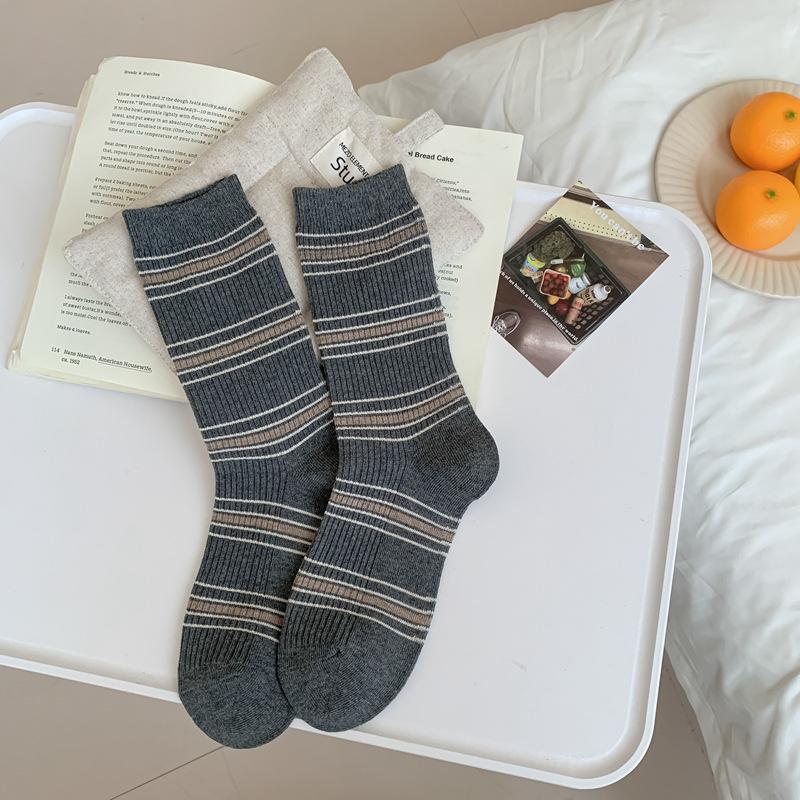 

5pair Double Needle Striped Socks Children S Autumn And Winter Wind Medium Tube Stacking Socks College Style Versatile Contrasting Women S Socks Long One size fits all темно-серого