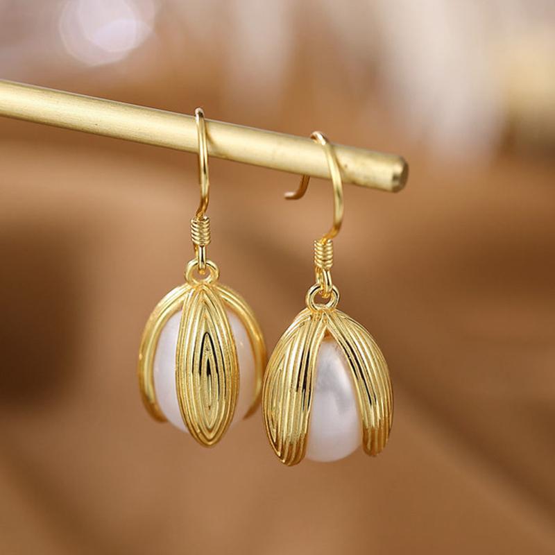 Design original Novo método antigo Ouro Artesanato Incrustado Pérola Flor Botão Brincos Personalidade Requintado Charme Senhoras Jóias de Prata