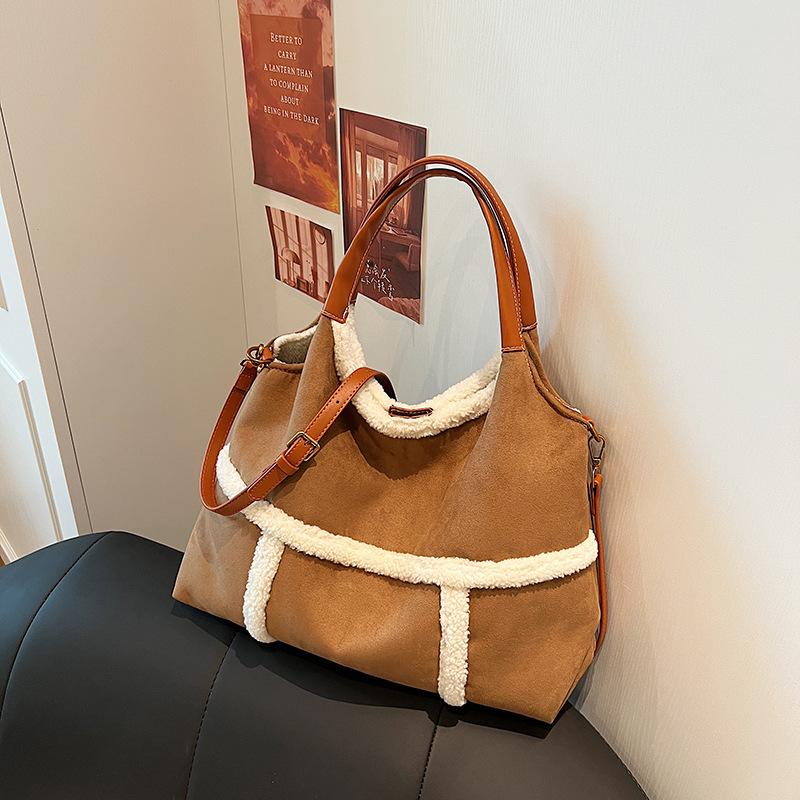 Casual Large Capacity Women's Bag, Spicy Girl Style Lamb Plush Splicing Armpit Bag, Personalized Single Shoulder Crossbody Bag
