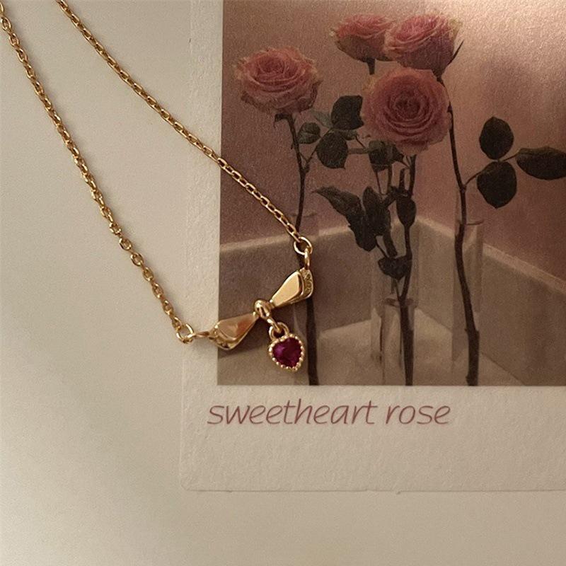 Heart Flies: S925 Sterling Silver Gold Plated Sweet Bow Heart Necklace with Exquisite Clavicle Chain Platinum Color