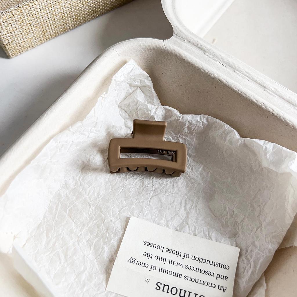 Pince à cheveux polyvalente en forme de requin floral givré pour queues de cheval et coiffures à moitié nouées