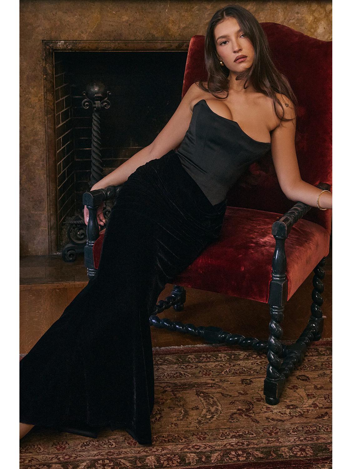 

Hot-Selling Velvet Herringbone Tube Dress: Slim Fit, European & American Style XS