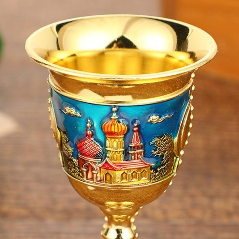 Europejski Wykwintny Zamek Puchar na Alkohole, Mini Szklanka do Wódki z Metalowym Reliefem, Przenośny Vintage Kielich, Dekoracja Pamiątkowa z Podróży, 1 szt.